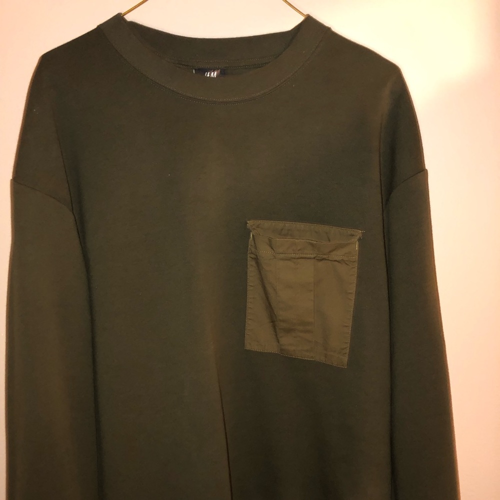 H&M Crew Neck w/ Pocket